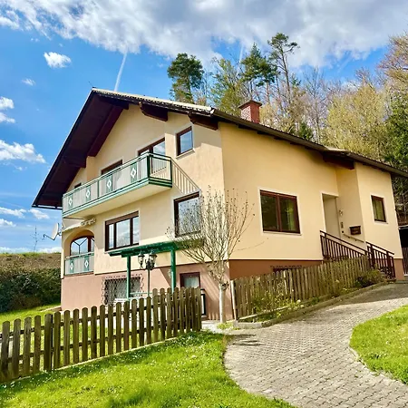 Apartment Karawankenblick With View - Free Parking Portschach am Woerthersee