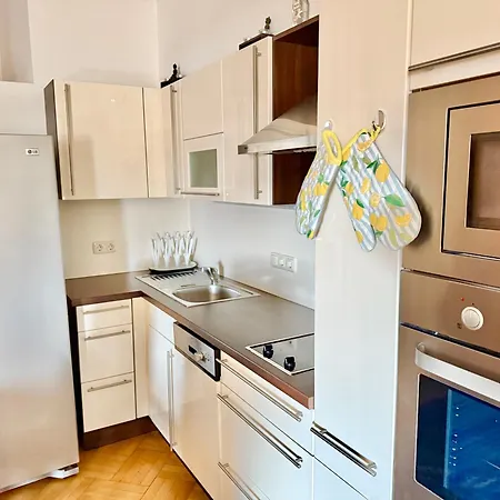 Karawankenblick With View - Free Parking Apartment